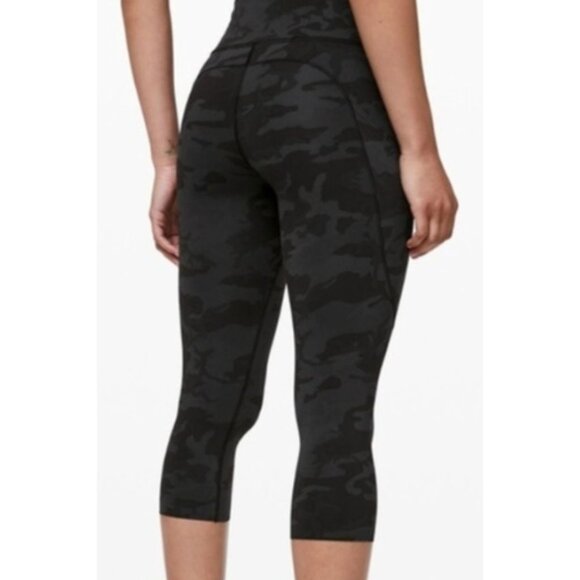 Lululemon Fast and Free Camouflage Leggings Size 2 High Rise Capri - Picture 1 of 6